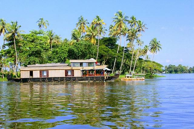 kerela houseboat tour packages